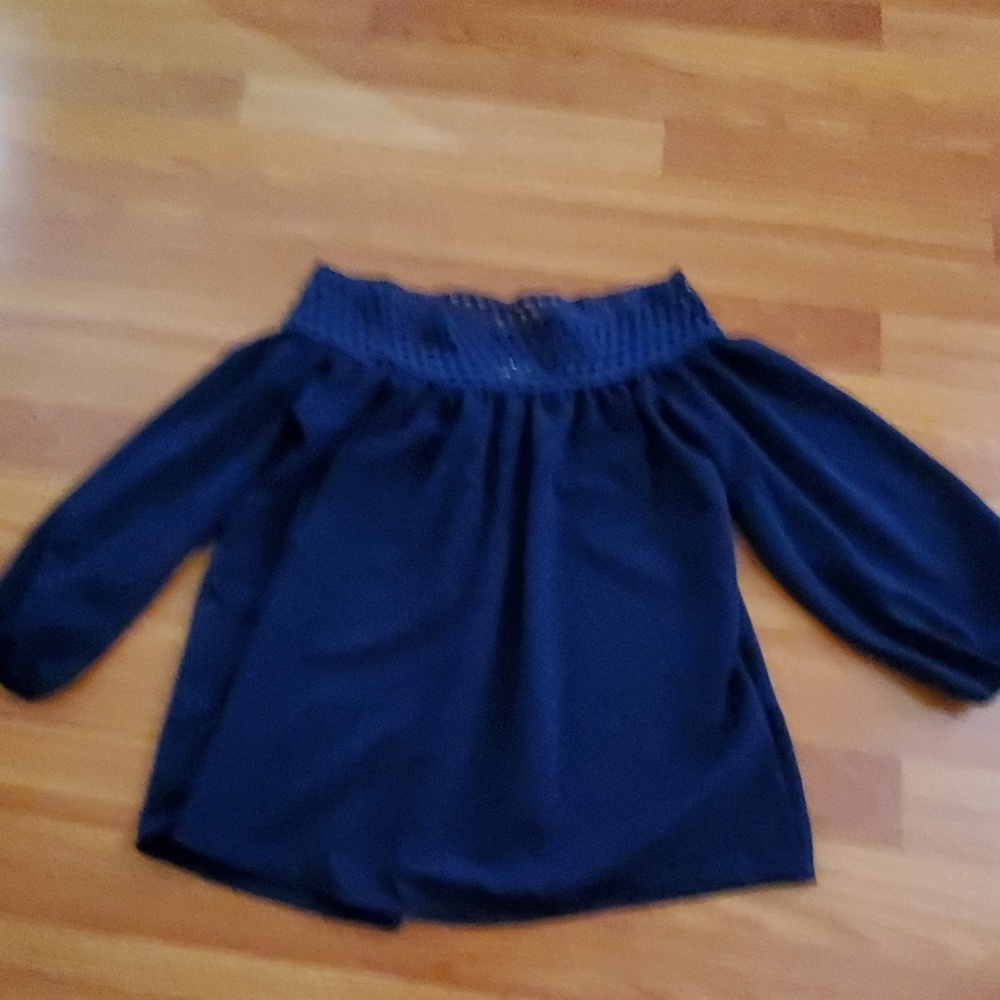 Ladies shoulder blouse